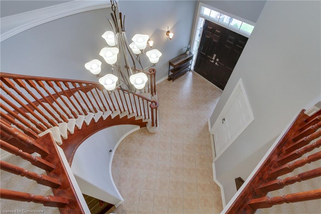 20 Parisian Crescent Property Photo 27