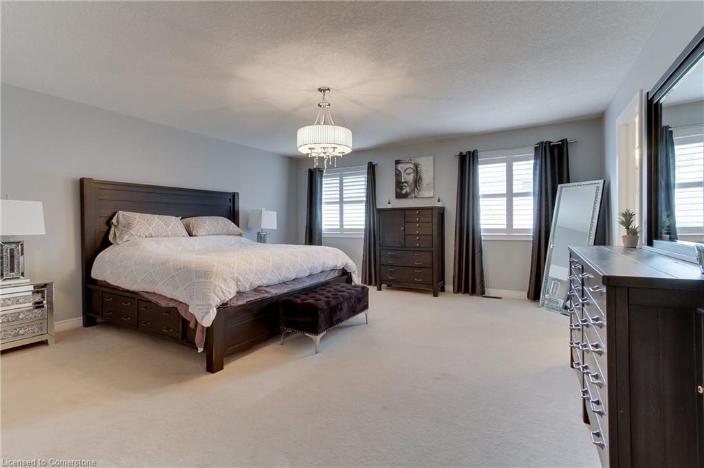 20 Parisian Crescent Property Photo 29