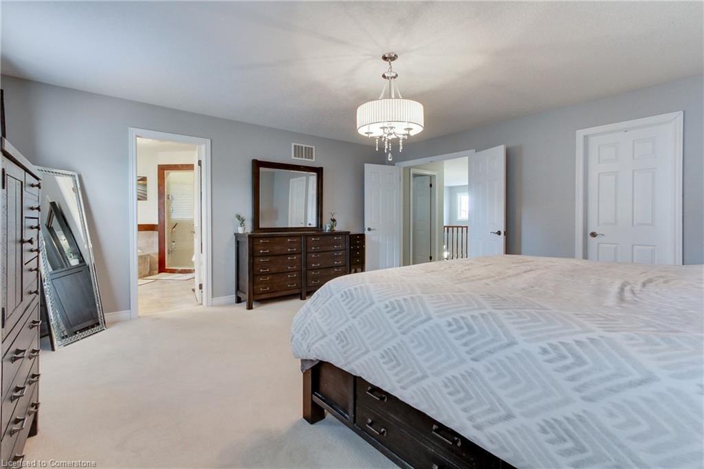 20 Parisian Crescent Property Photo 30