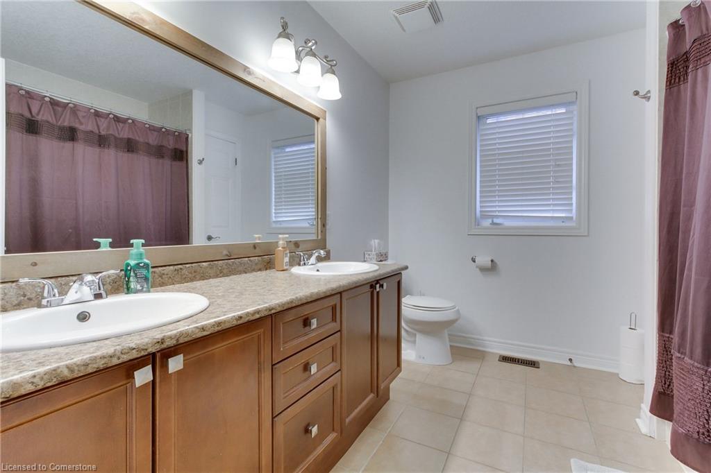 20 Parisian Crescent Property Photo 37