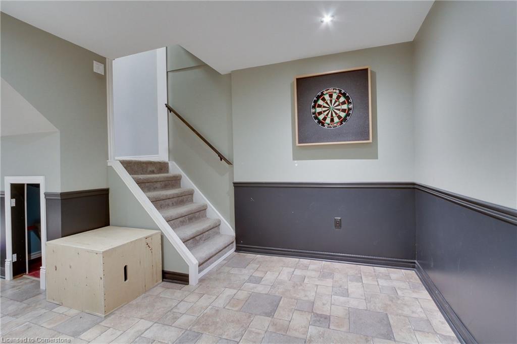 20 Parisian Crescent Property Photo 39