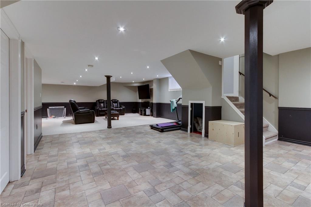 20 Parisian Crescent Property Photo 40