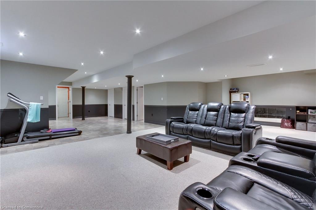 20 Parisian Crescent Property Photo 43