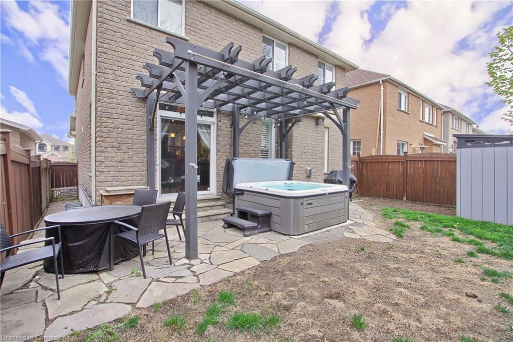 20 Parisian Crescent Property Photo 45