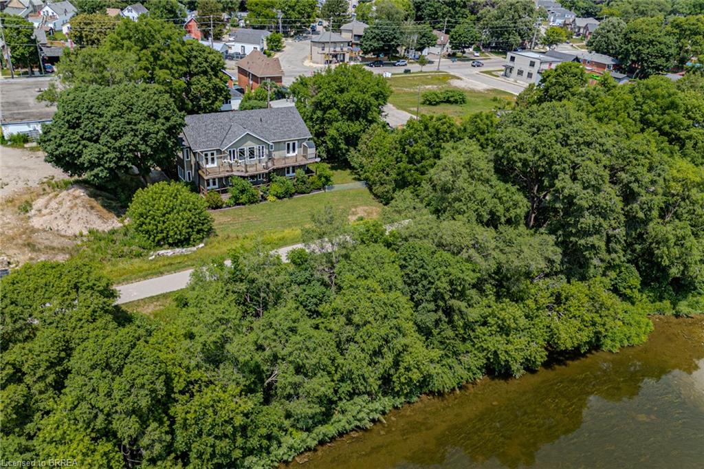 192 Grand River Avenue Property Photo 1