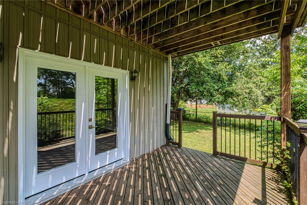 192 Grand River Avenue Property Photo 13