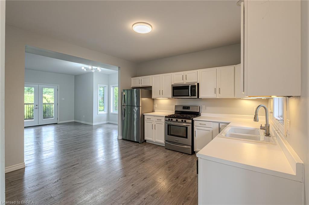 192 Grand River Avenue Property Photo 17