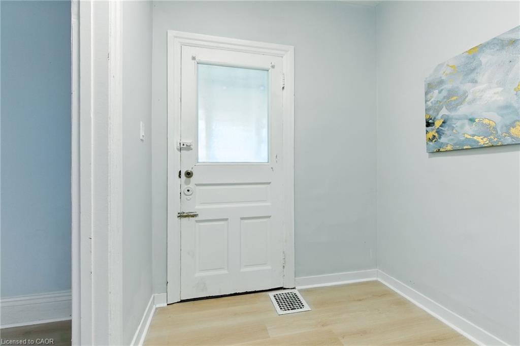 40 Aikman Avenue Property Photo 5