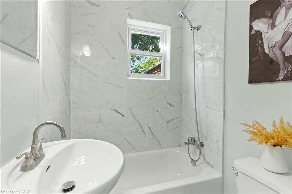 40 Aikman Avenue Property Photo 18