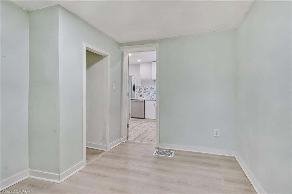 40 Aikman Avenue Property Photo 23