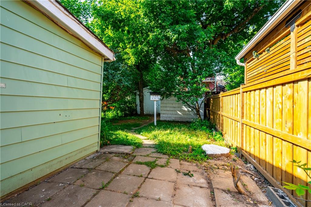 40 Aikman Avenue Property Photo 25