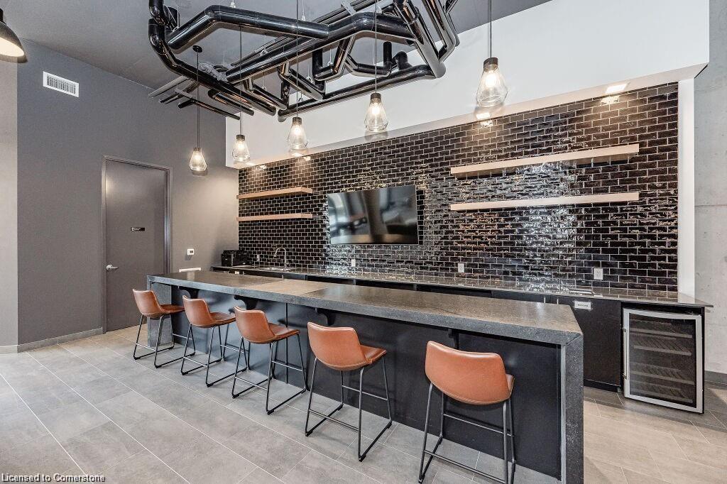 410-247 Northfield Drive E Property Photo 35