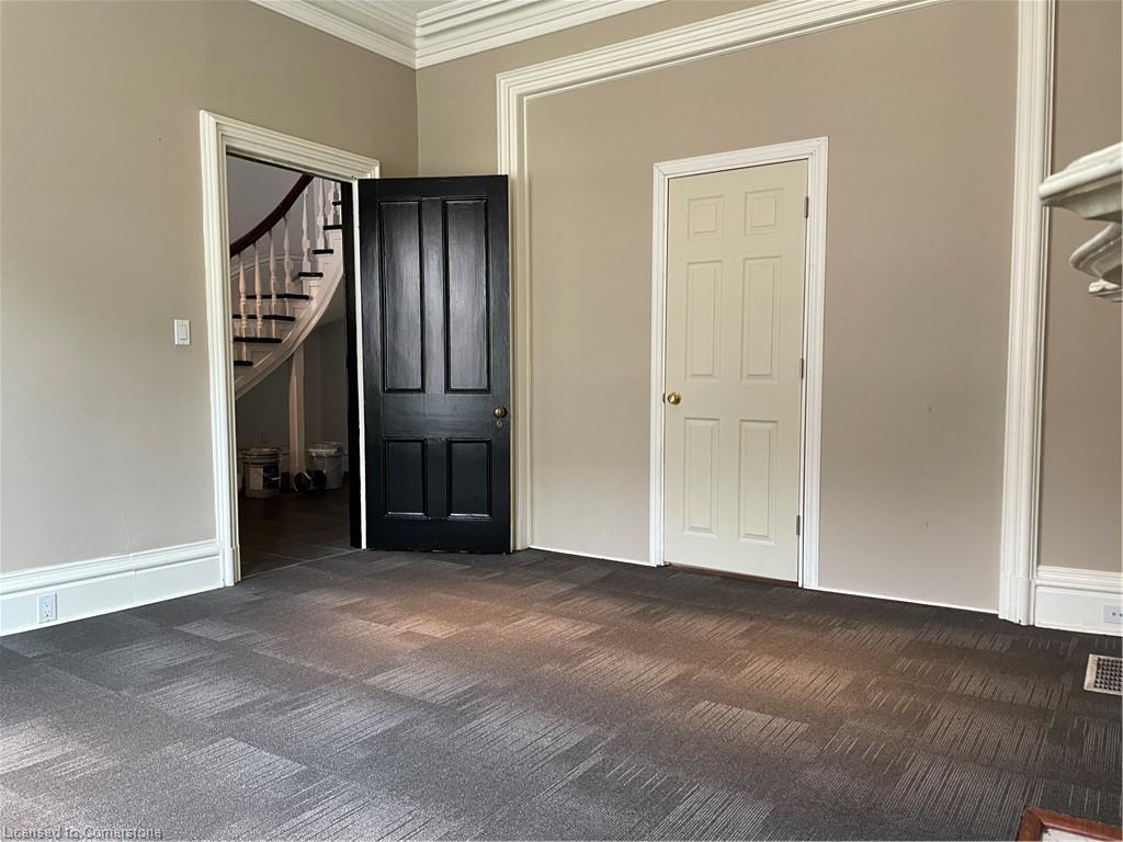 1-203 Macnab Street S Property Photo 6