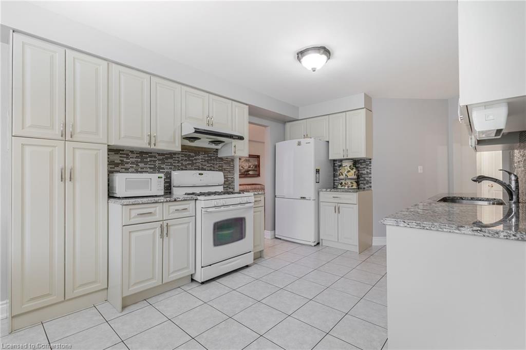 42 Hillgarden Drive Property Photo 8