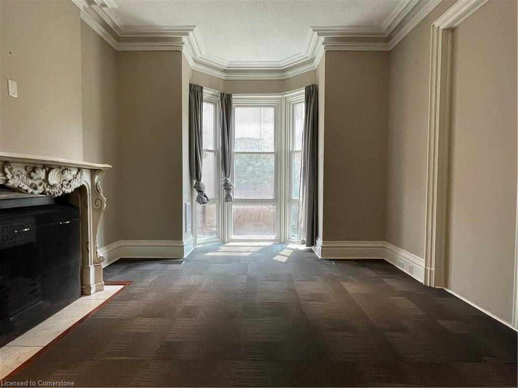 2-203 Macnab Street S Property Photo 4