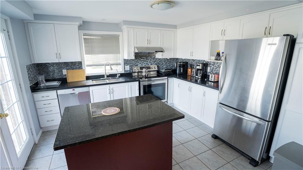 53 Sandwell Court W Property Photo 15