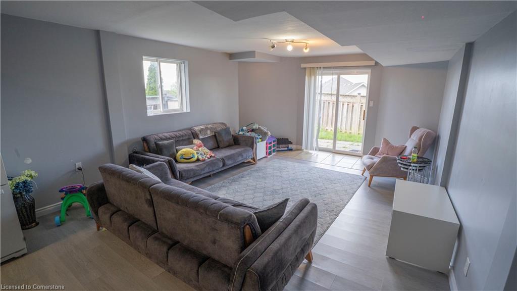 53 Sandwell Court W Property Photo 25