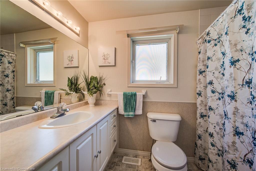 33 Summit Crescent Property Photo 29