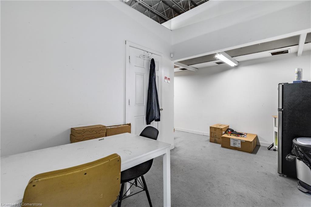 622 Upper James Street Property Photo 28