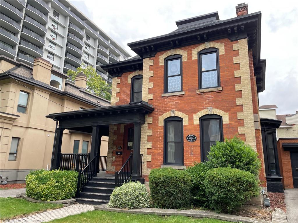 4-203 Macnab Street S Property Photo 1