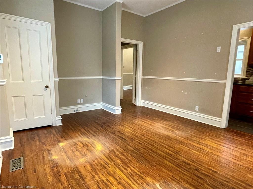 4-203 Macnab Street S Property Photo 6