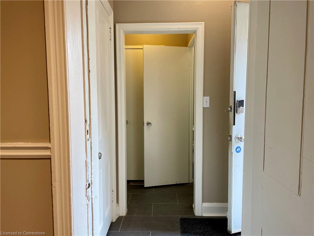 4-203 Macnab Street S Property Photo 9
