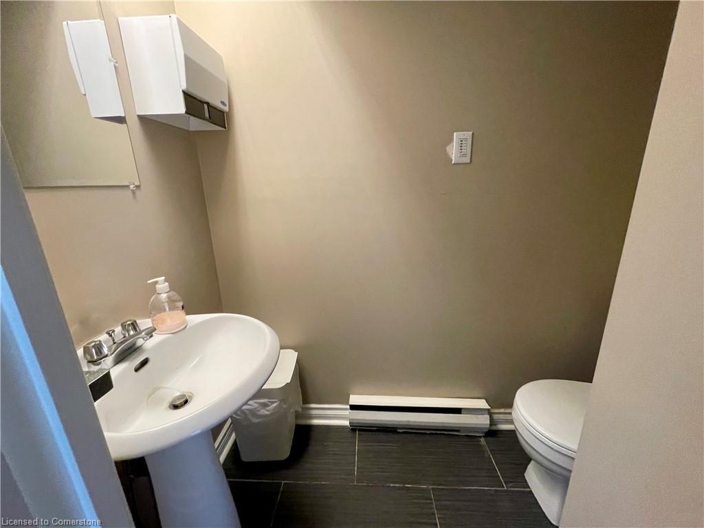 4-203 Macnab Street S Property Photo 11