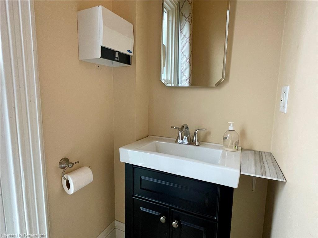 4-203 Macnab Street S Property Photo 16