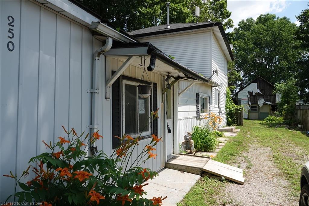 250 Old Highway 24 Property Photo 3