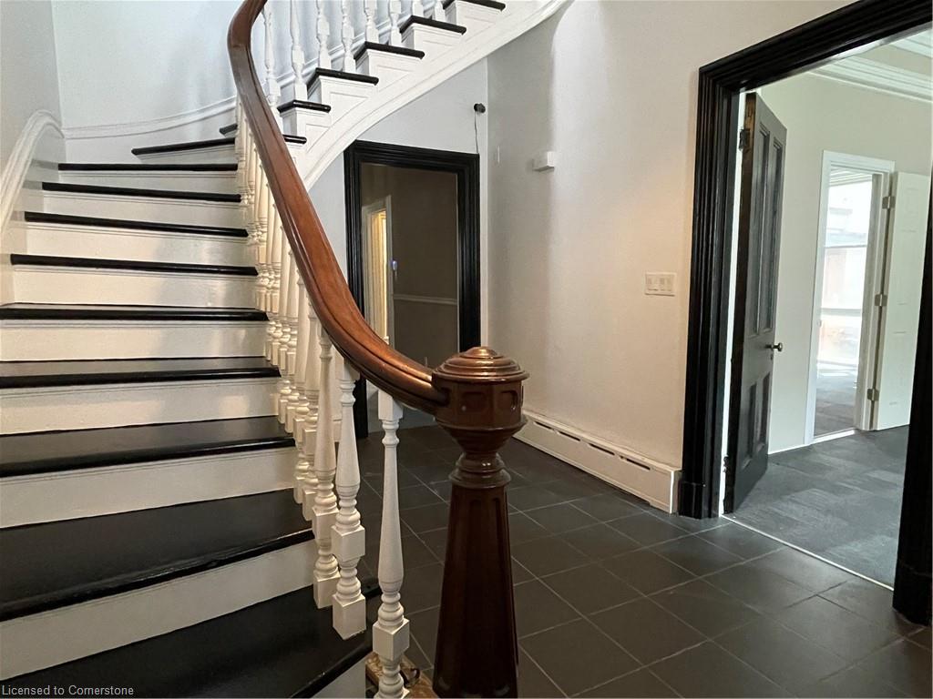 5-203 Macnab Street S Property Photo 2