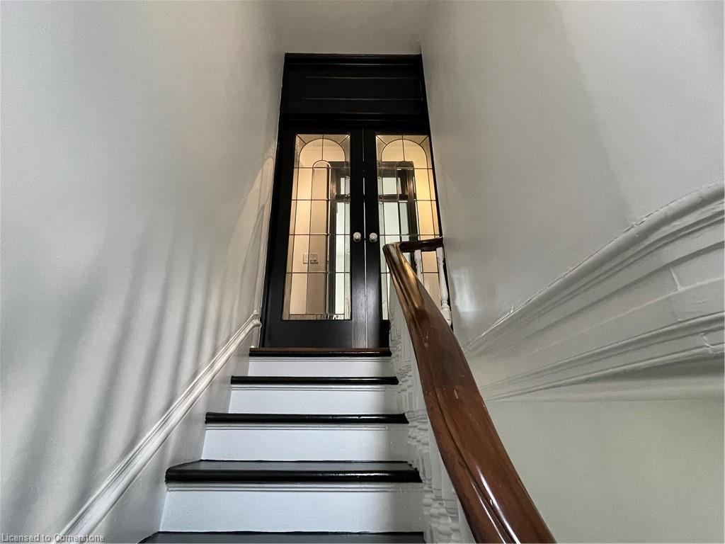 5-203 Macnab Street S Property Photo 3