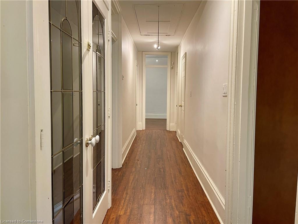 5-203 Macnab Street S Property Photo 9