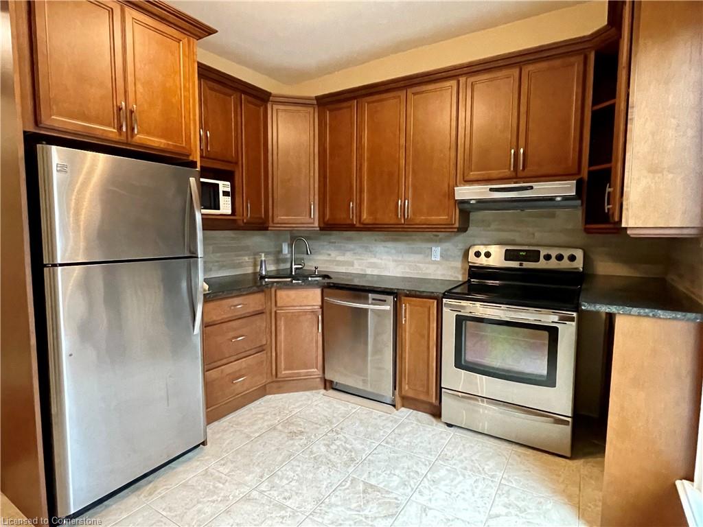 5-203 Macnab Street S Property Photo 10