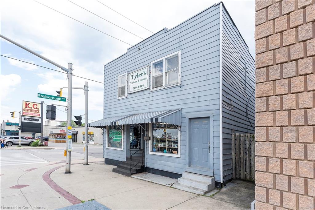 124 Parkdale Avenue N Property Photo 3