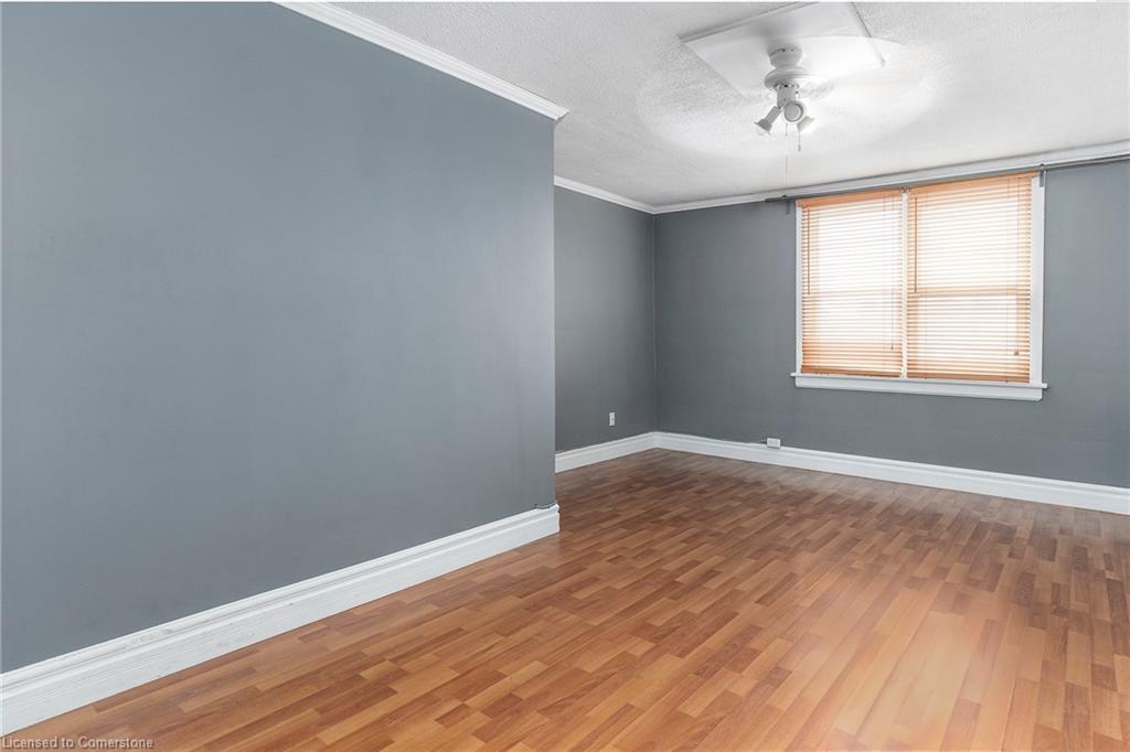 124 Parkdale Avenue N Property Photo 8