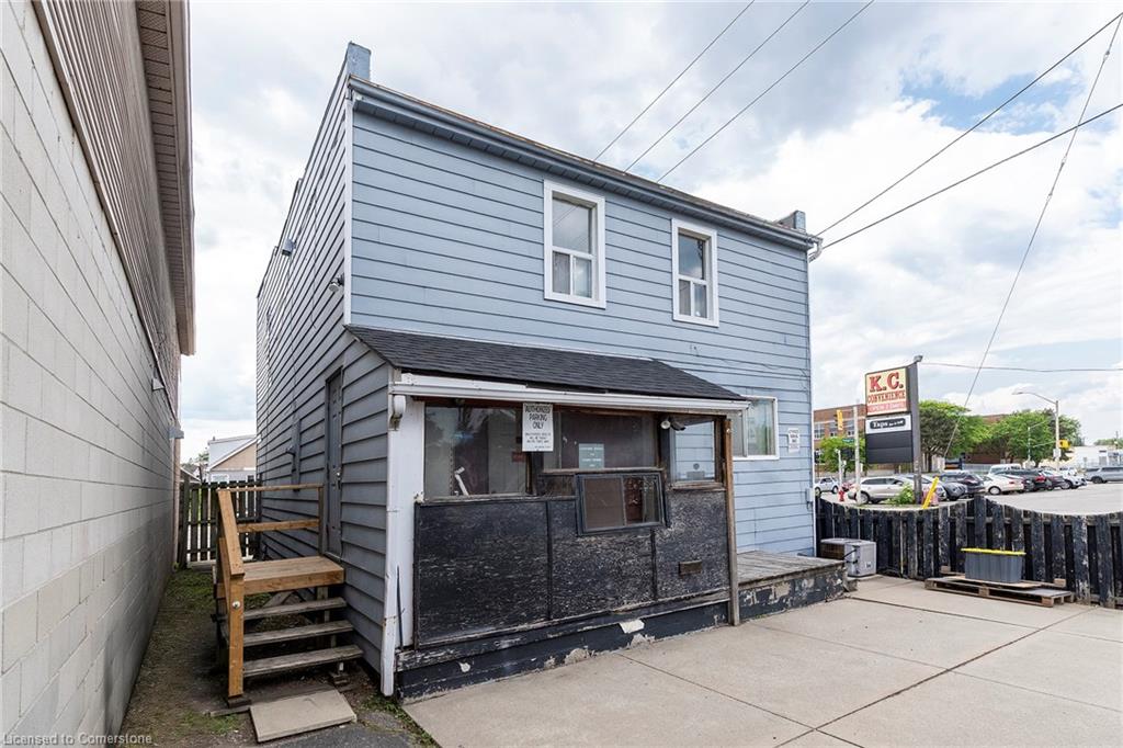 124 Parkdale Avenue N Property Photo 15