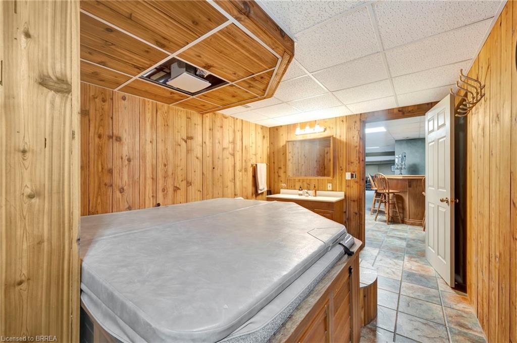132 Oak Street Property Photo 33