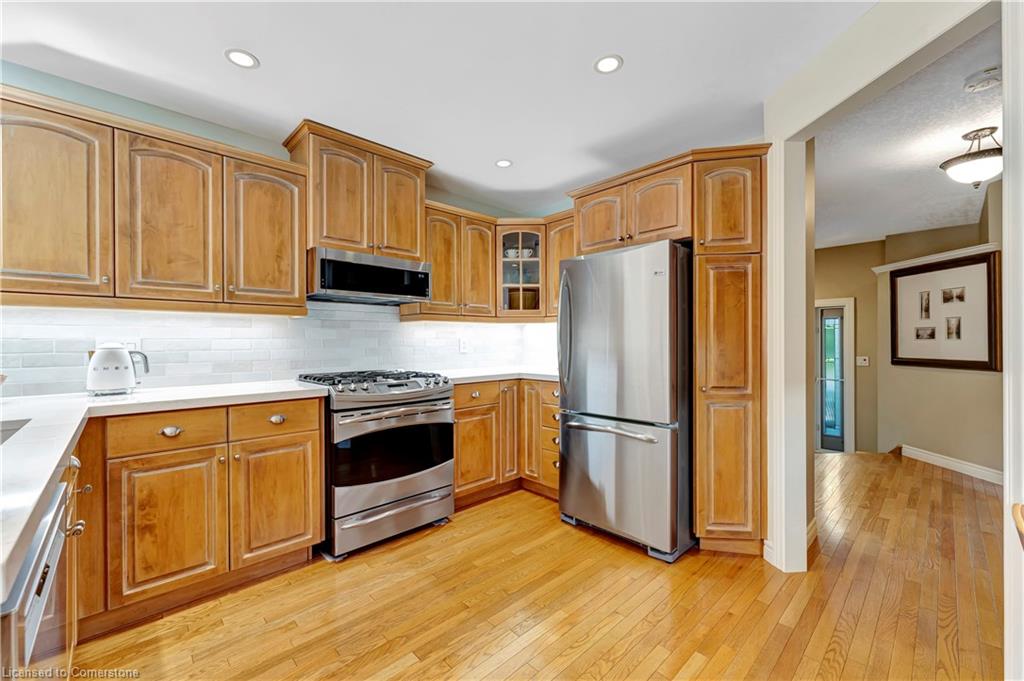 578 Windjammer Way Property Photo 9