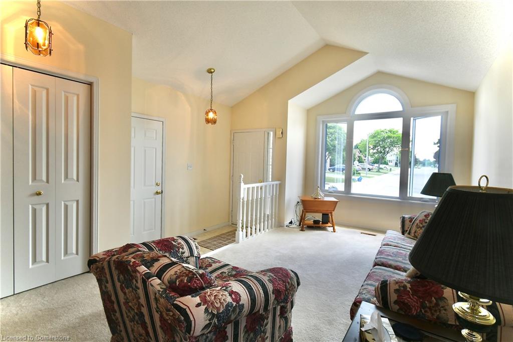 285 Acadia Drive Property Photo 7