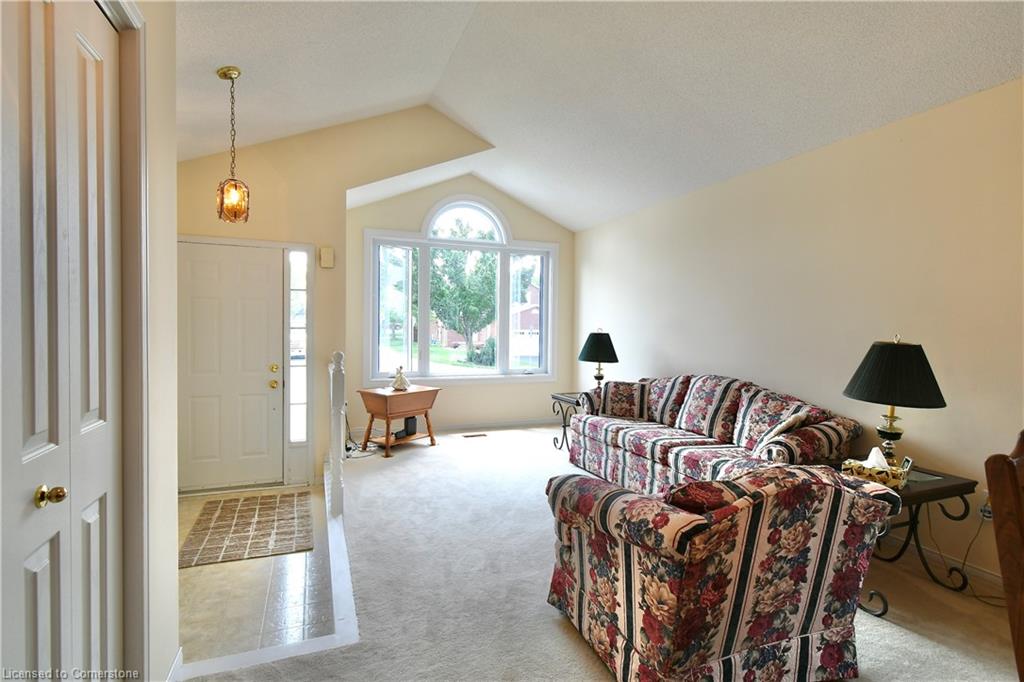 285 Acadia Drive Property Photo 8