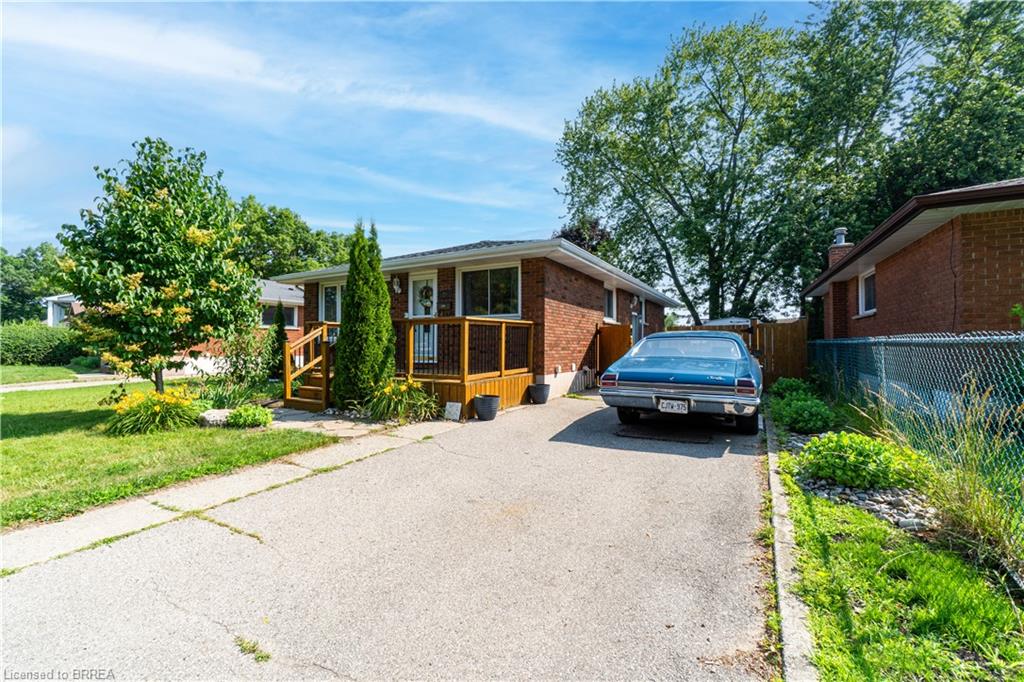 20 Frontenac Avenue Property Photo 1