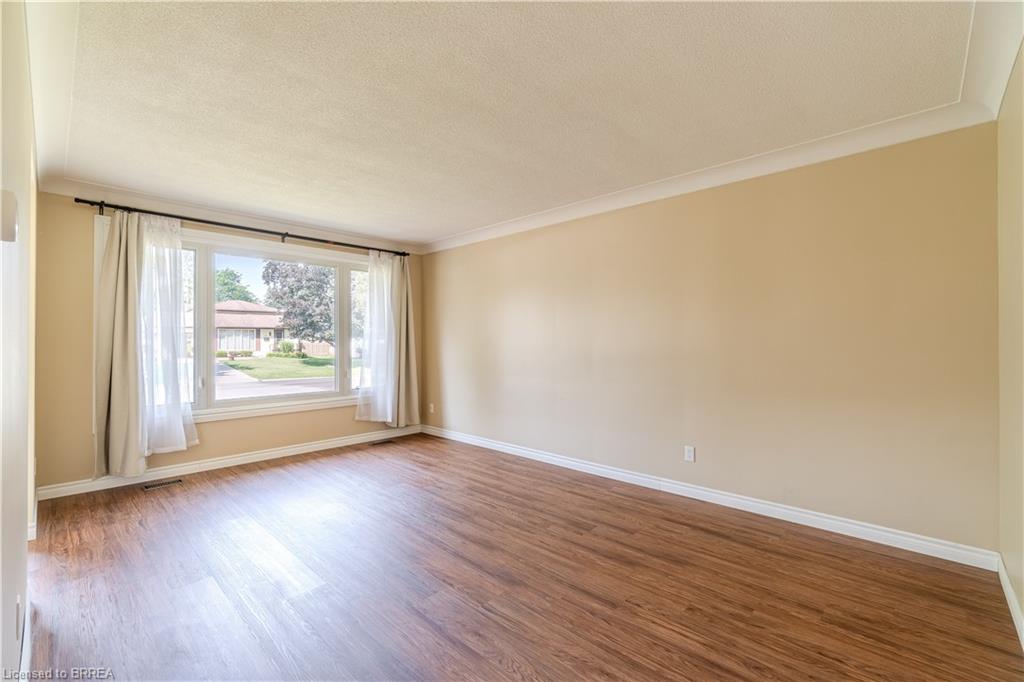20 Frontenac Avenue Property Photo 3