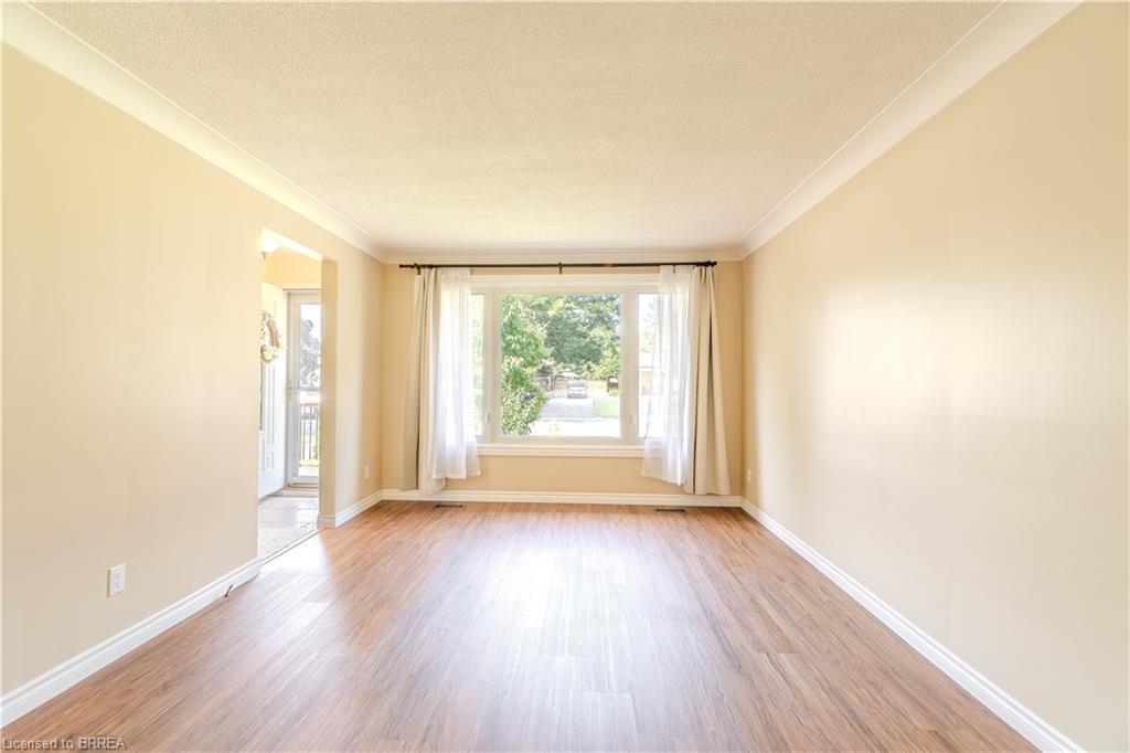 20 Frontenac Avenue Property Photo 4