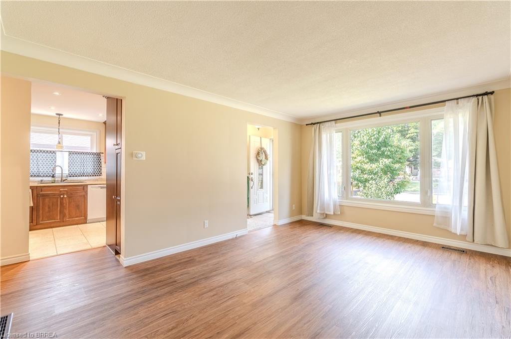 20 Frontenac Avenue Property Photo 5
