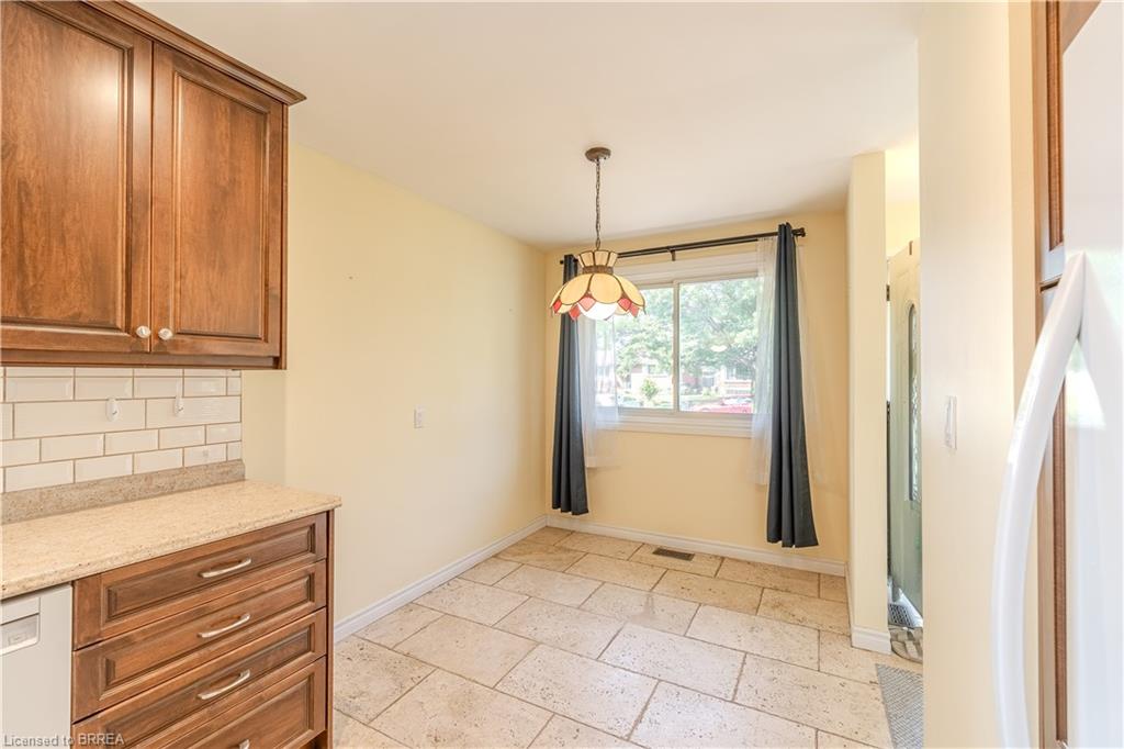 20 Frontenac Avenue Property Photo 9
