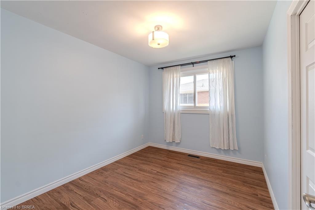 20 Frontenac Avenue Property Photo 10