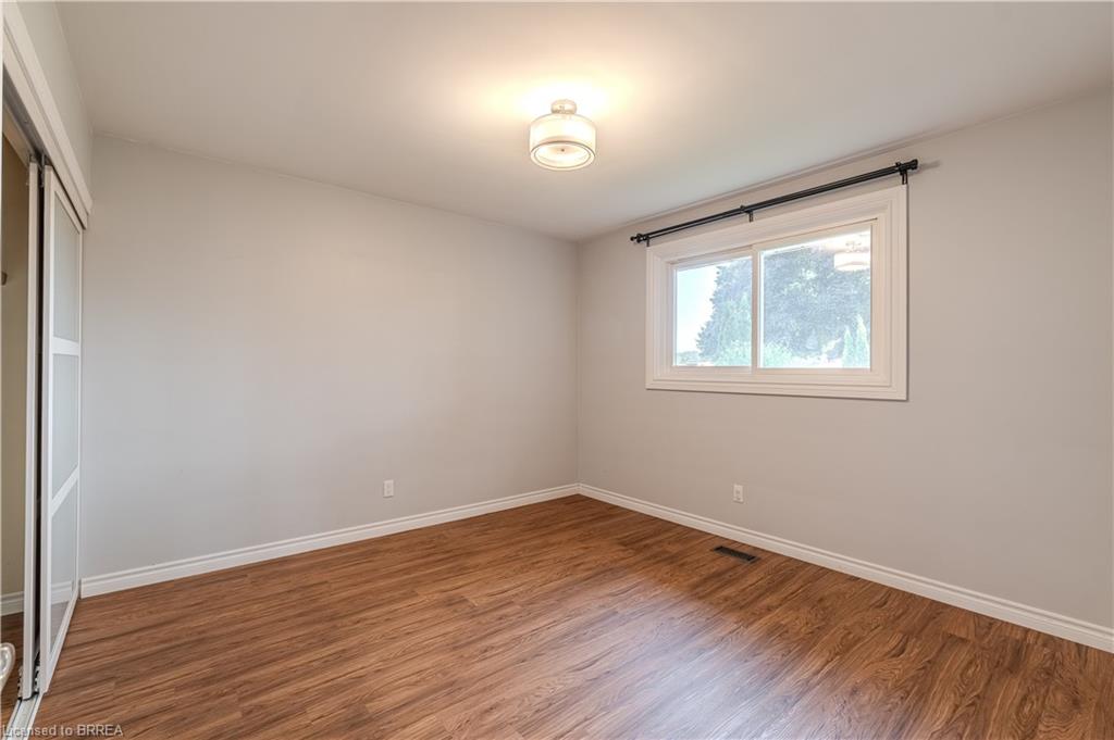 20 Frontenac Avenue Property Photo 11