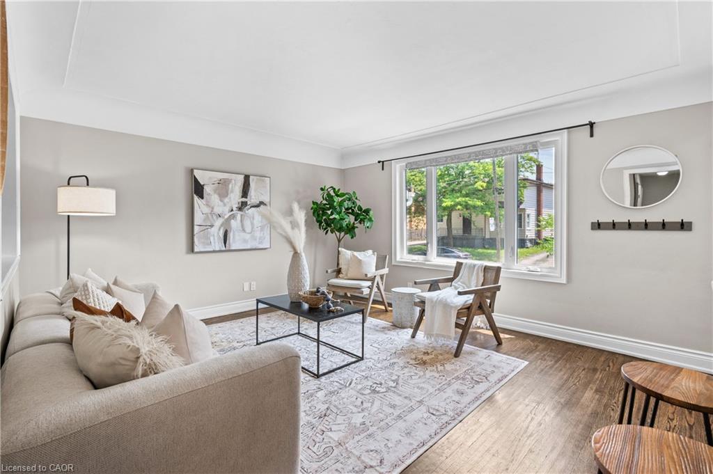 78 West 3rd Street Property Photo 6