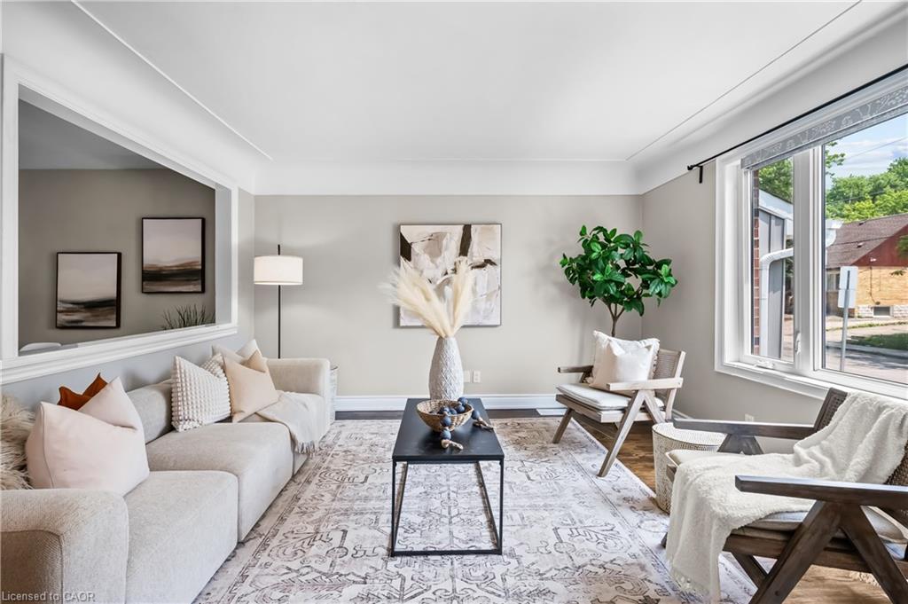 78 West 3rd Street Property Photo 7