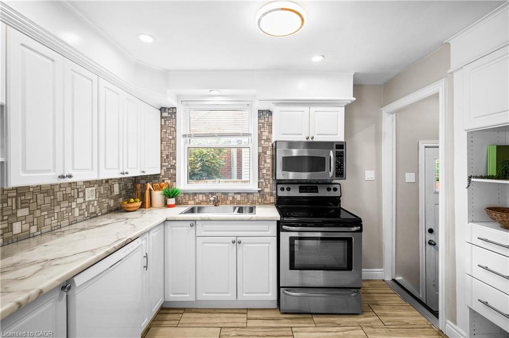 78 West 3rd Street Property Photo 9